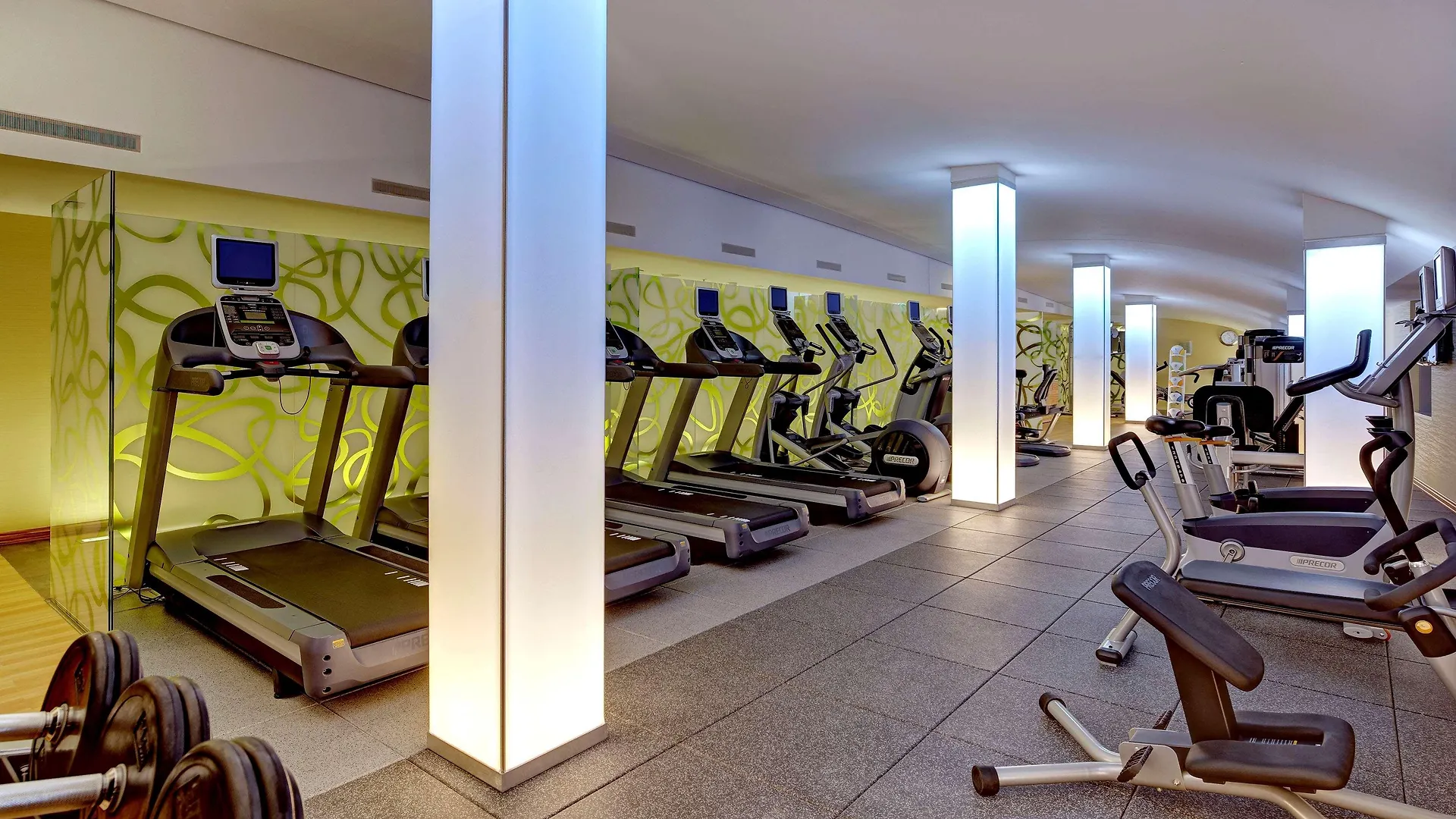 ****  Hilton Frankfurt Airport Ξενοδοχείο Φραγκφούρτη Γερμανία